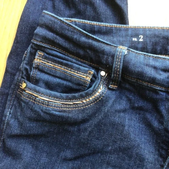 WHBM Skinny Ankle Buckle Accent Darkwash Jeans sz 2 - Picture 2 of 7